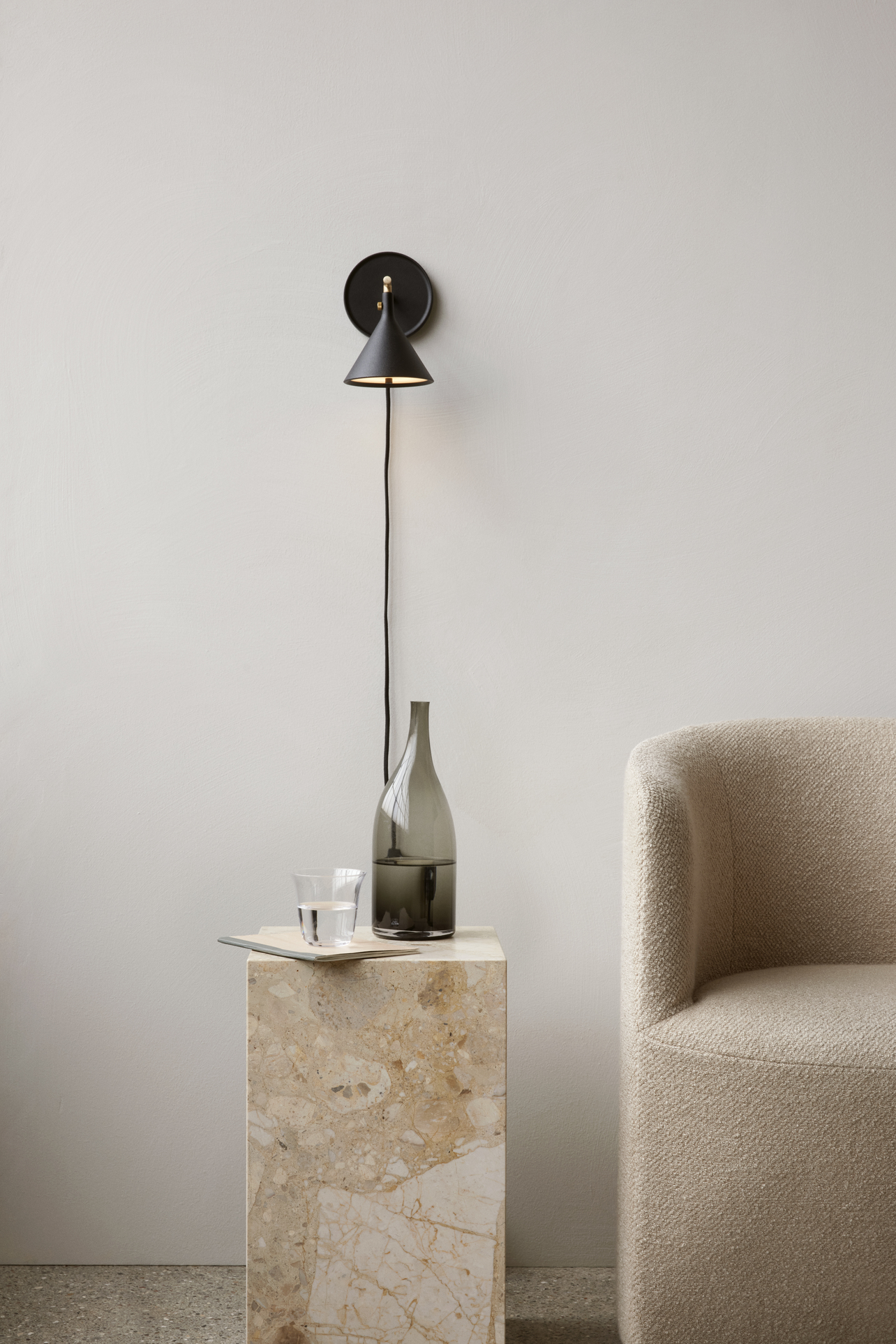 Audo Copenhagen - Cast scone wandlamp met diffuser - Afbeelding 2